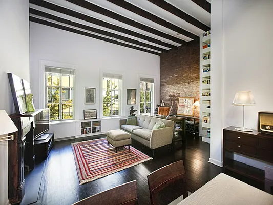 Sold by Sotheby's International Realty | media 22