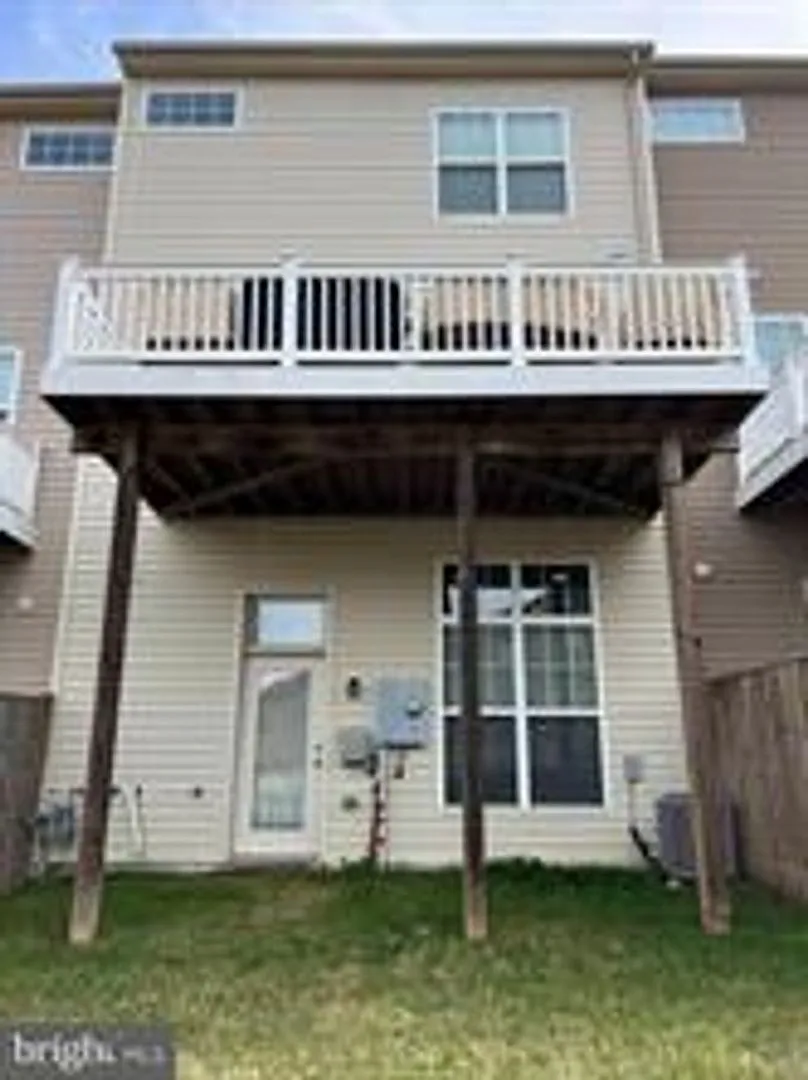 Building Photo - 9075 Alexander Way