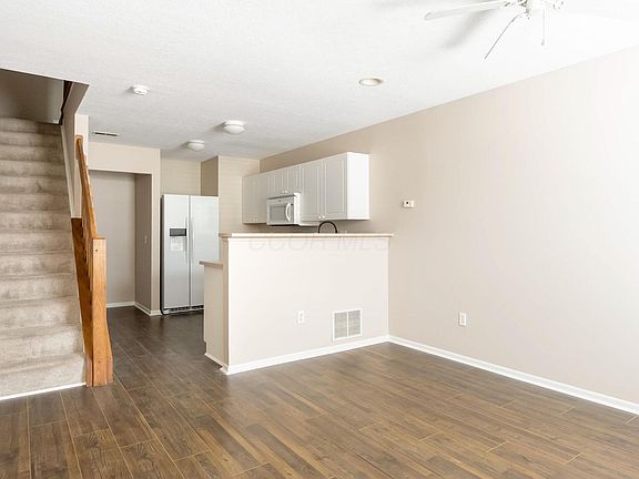 5th image of 396 Oxford Oak Dr