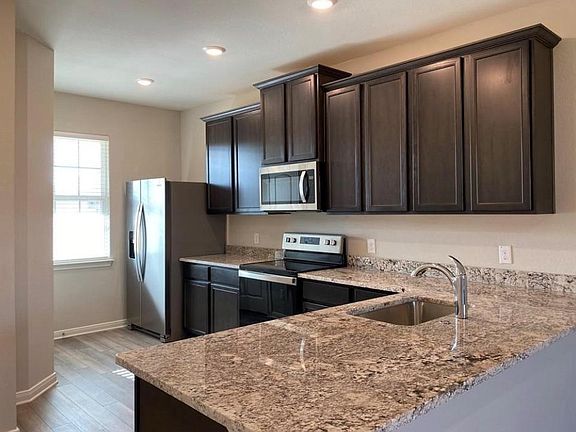 3rd image of 273 Mount Vernon Way