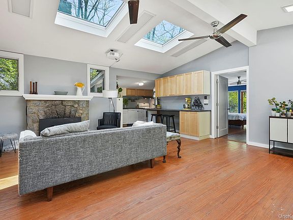 4th image of 44 Tompkins Road