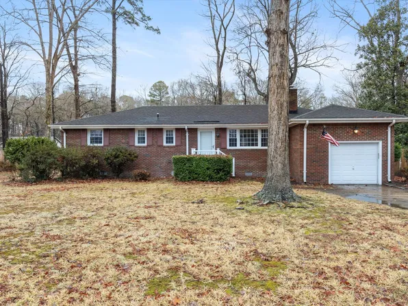 5712 Oak Terrace Dr, Virginia Beach, VA 23464