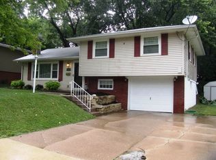 1416 Fairlane Dr, Bettendorf, IA 52722