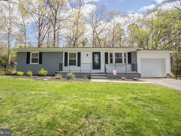 22586 Joan Dr, California, MD 20619