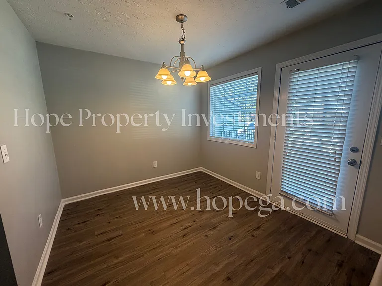 5 E Newnan Rd — Photo 6