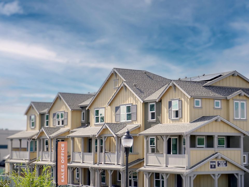Amara at Arroyo Crossings by Trumark Homes I Livermore, CA