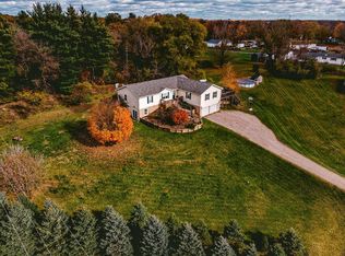 13410 Miracle Dr, Chelsea, MI 48118
