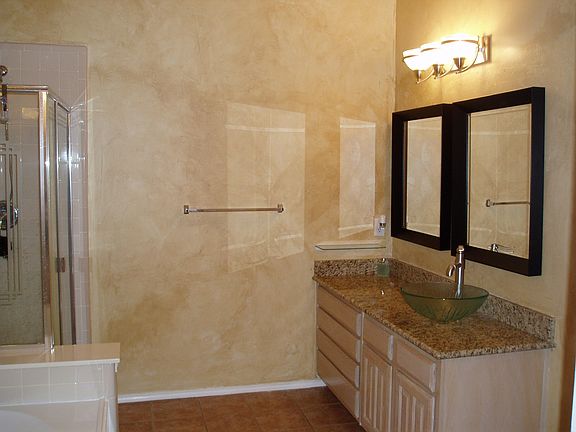 5th image of 1301 Sweetwater Ln