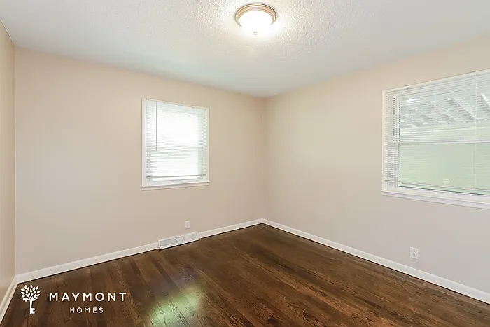 1144 Quincy St — Photo 8
