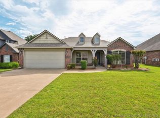 11015 S Lawrence St, Jenks, OK 74037