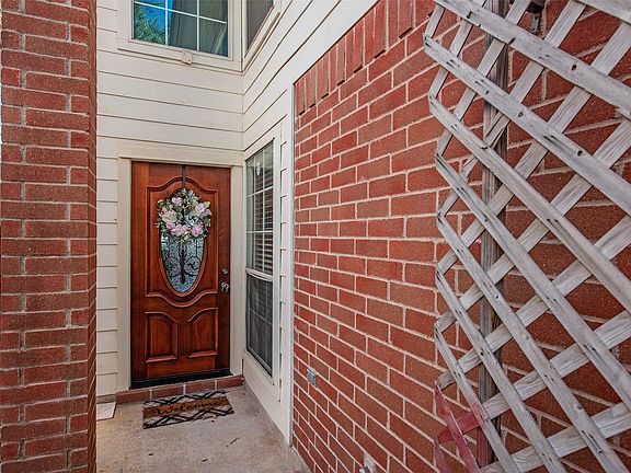 3rd image of 8318 Fuqua Gardens Dr