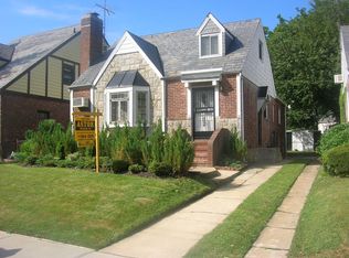 6924 178th St, Fresh Meadows, NY 11365