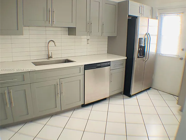 12590 NE 16th Ave #610 — Photo 3