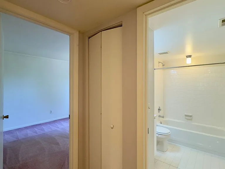 4 Brooking Ct #302 — Photo 14