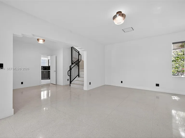 1601 Jefferson Ave #TH — Photo 4