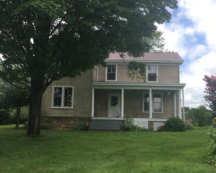 Old Farm House on 5 Acres
