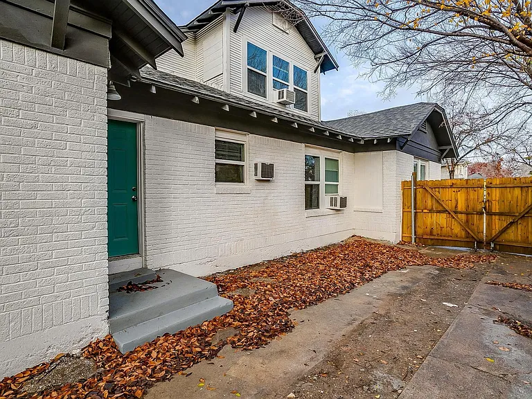 2722 E Vickery Blvd — Photo 5
