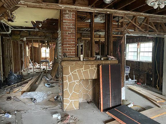 4th image of 1528 Madison St