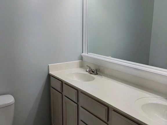 4th image of 1387 Bluff Ave #B