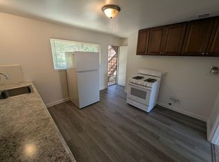 2-Bedroom Walkup Near Highland Hospital, Oakland, CA 94606