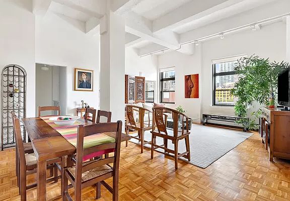 4th image of 529 W 42nd St APT 5V