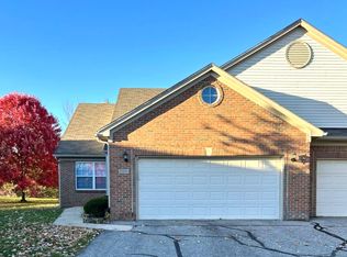 33180 Forest Park Dr, Wayne, MI 48184