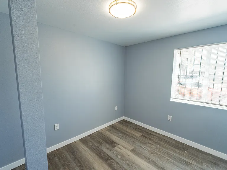 10374 Long Beach Blvd #1M — Photo 31