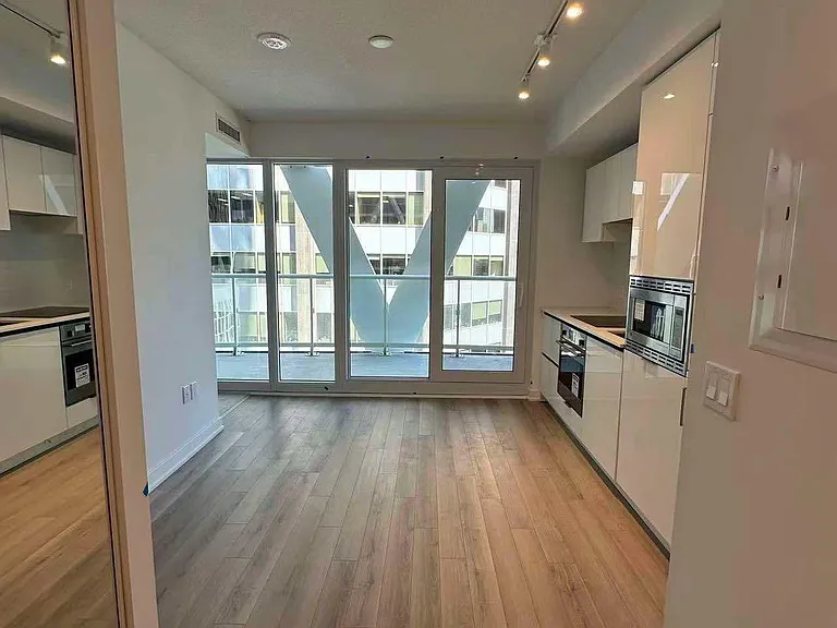 230 Simcoe St #1329 — Photo 5