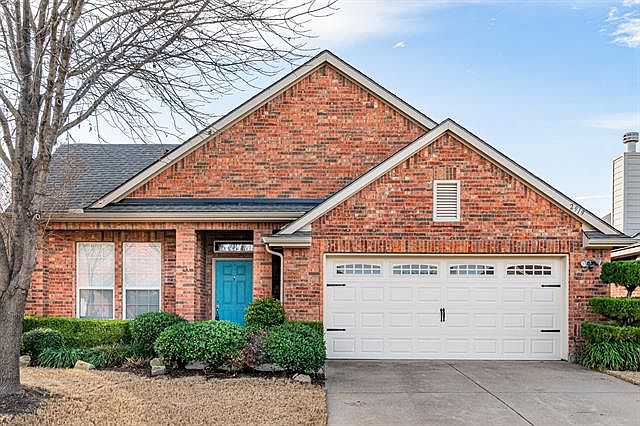 1st image of 2919 Holly Ln