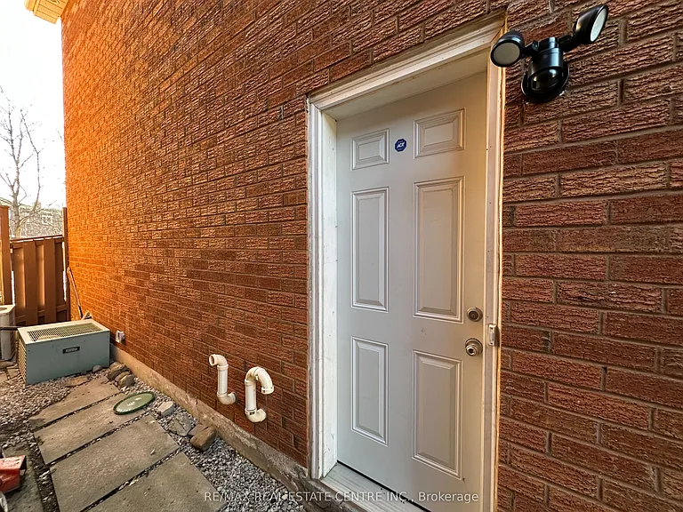 43 Windmill Blvd — Photo 4