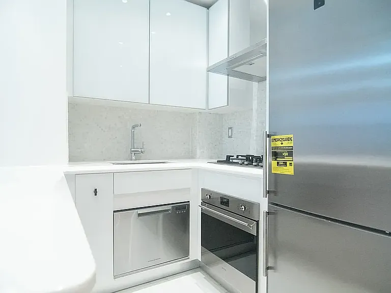 145 W 58th St #11M — Photo 9