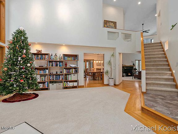 4th image of 10100 Deer Creek Dr SE