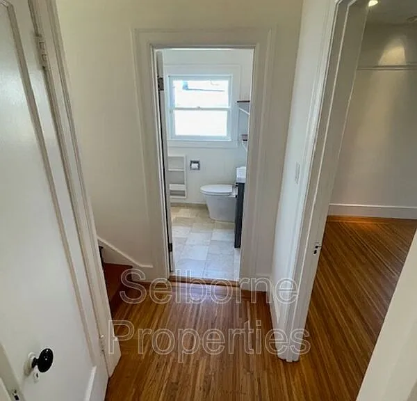 1424 E 20th St — Photo 51