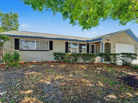 3rd image of 7744 Waterford St