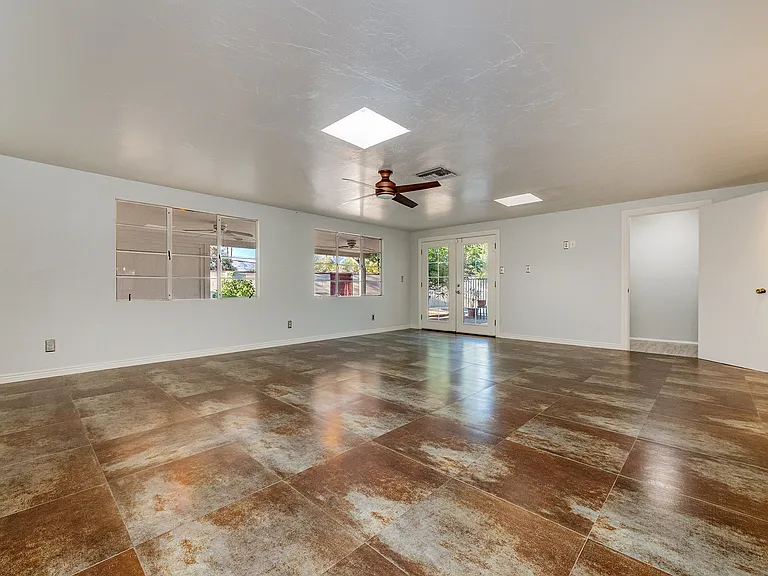 2827 E La Cienega Pl — Photo 24