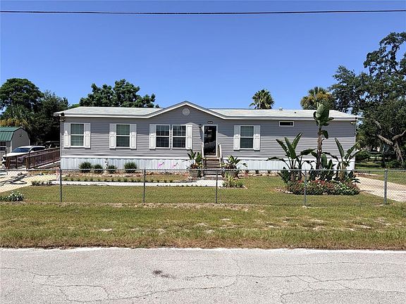 3rd image of 9811 BUD STREET