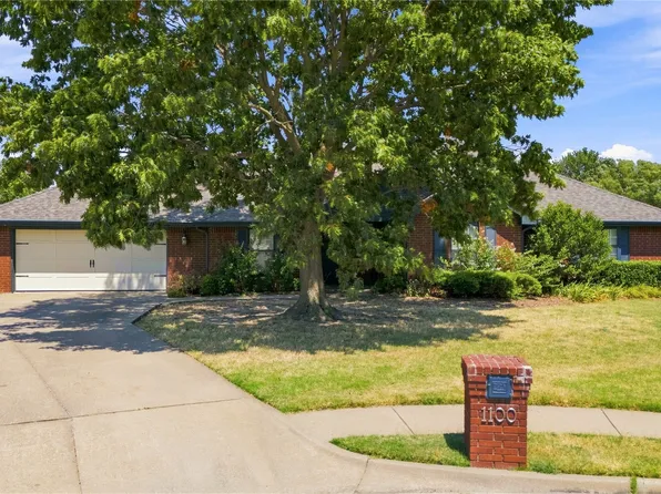 1100 SE Manor Dr, Bartlesville, OK 74006