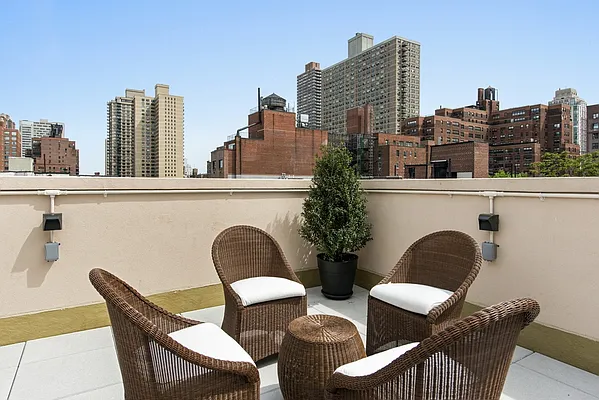 Rented by Nest Seekers International | media 23