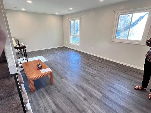 3rd image of 28 Howard Pl