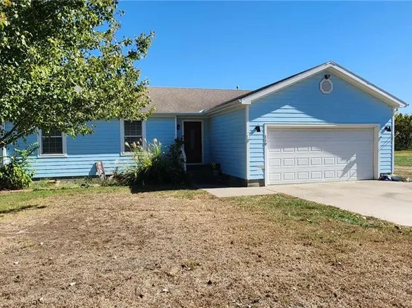 110 S Williams St, Girard, KS 66743