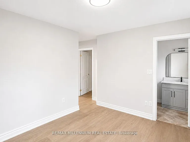 15 Quinlan Rd — Photo 33
