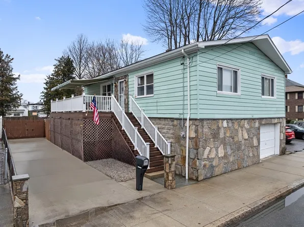 161 Vale St, Fall River, MA 02724