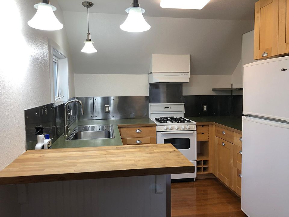 1st image of 1552 1/2 Behrens St #Source