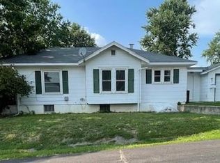 106 Rea St, Carrollton, MO 64633