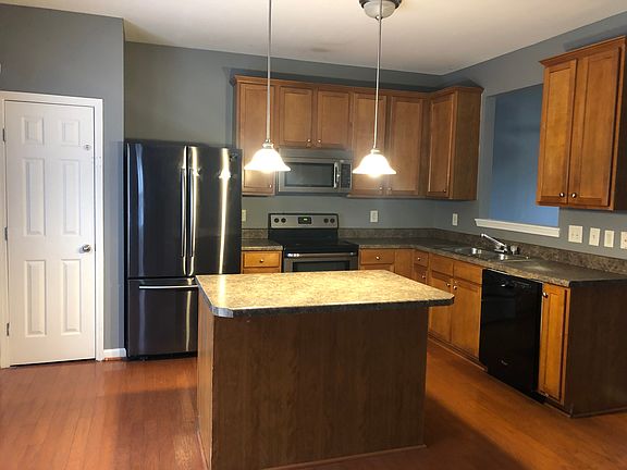 5th image of 605 Calavaras Ln