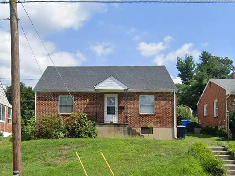 2417 Brandon Ave SW — Photo 1