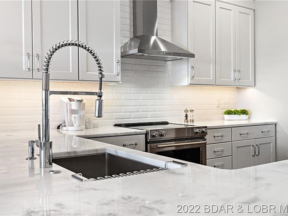 2nd image of 166 Captiva Dr Unit 8D