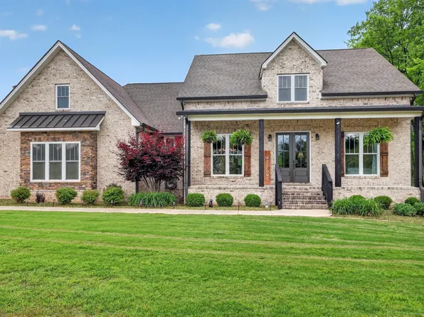 923 Dobbins Pike, Gallatin, TN 37066