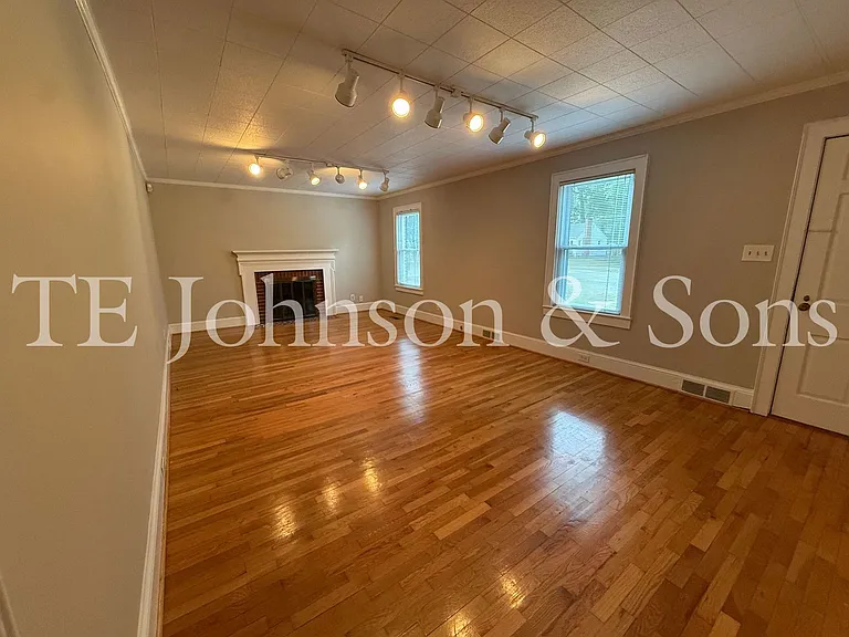 5535 Robinhood Rd — Photo 6