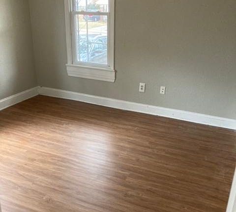 2nd image of 410 Plum St